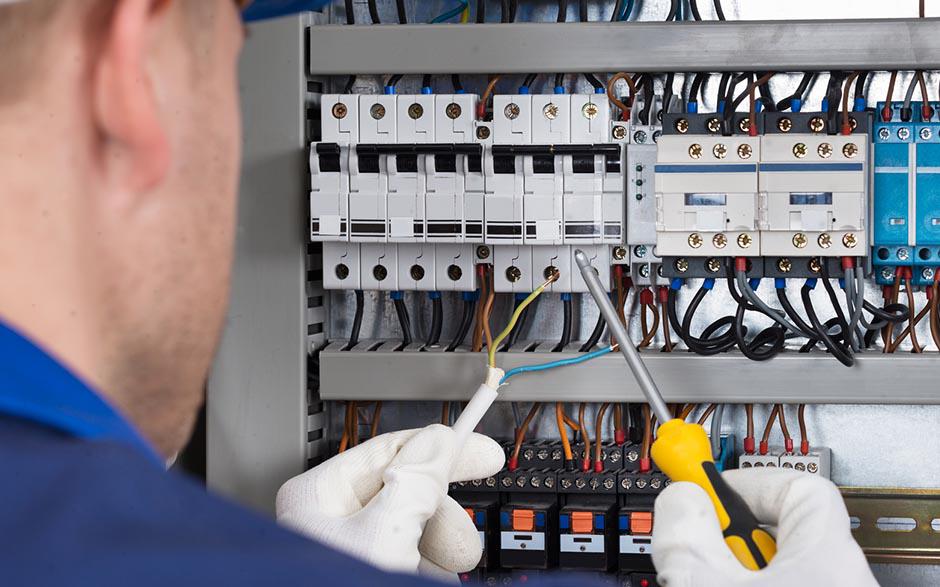 je recherche un électricien Ris-Orangis